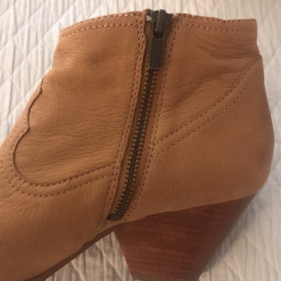 Frye Leather Tan Bootie Ankle Boots Stacked Heel Side Zipper Size 8 M - Picture 4 of 15